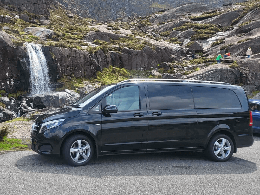 6 Passenger Bus Mercedes Viano